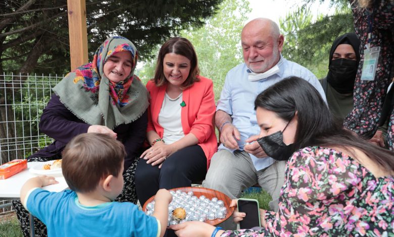 Kocaeli İzmit’te Alzheimer Yaşam Evi’ndde erken bayramlaşma Kocaeli İzmit’te Alzheimer Yaşam Evi’ndde erken bayramlaşma