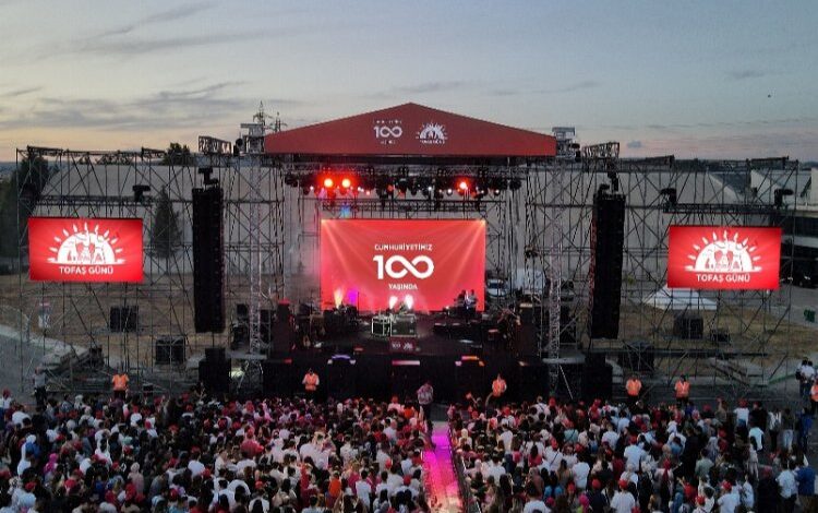 Tofaş ailesinden 100. yıla erken kutlama Tofaş ailesinden 100. yıla erken kutlama