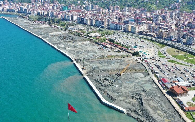 Rize Millet Bahçesi’nin ihalesi yapıldı Rize Millet Bahçesi’nin ihalesi yapıldı