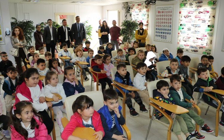 Manisalı miniklere uygulamalı trafik eğitimi