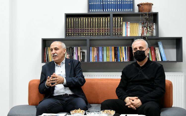 Bursa Yenişehir’de tarım alanında stratejik zirve yapıldı Bursa Yenişehir’de tarım alanında stratejik zirve yapıldı