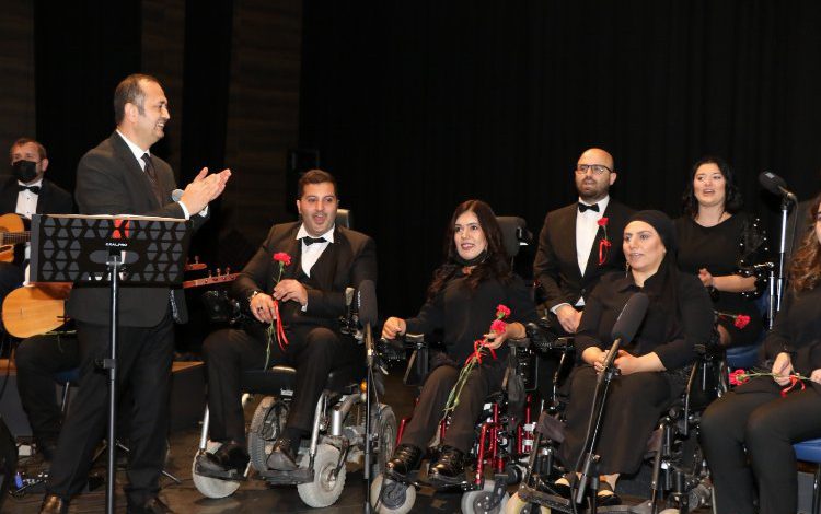 Engeller müzikle aşıldı Engeller müzikle aşıldı