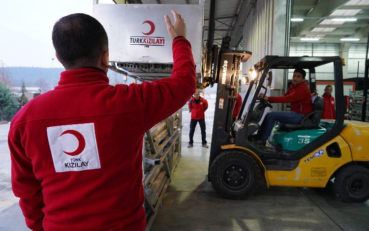 Kızılay’dan Ukrayna’ya çadır ve battaniye yardımı