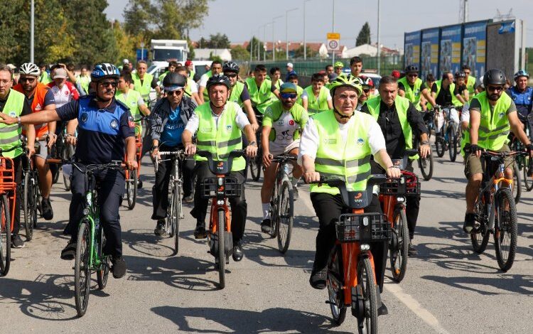 Sakarya ‘Avrupa Hareketliliği’ne pedal çevirdi Sakarya ‘Avrupa Hareketliliği’ne pedal çevirdi