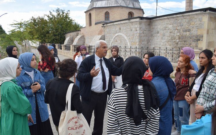 Gençlerden Malatya tarihine yerinde yolculuk Gençlerden Malatya tarihine yerinde yolculuk