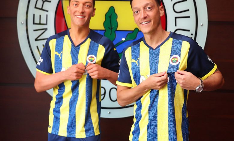 Mesut Özil’in heykeli Türkiye’ye geldi Mesut Özil’in heykeli Türkiye’ye geldi