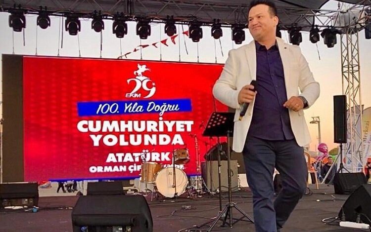 Mithat Güven’in Zafer Marşı coşkuyla dinleniyor