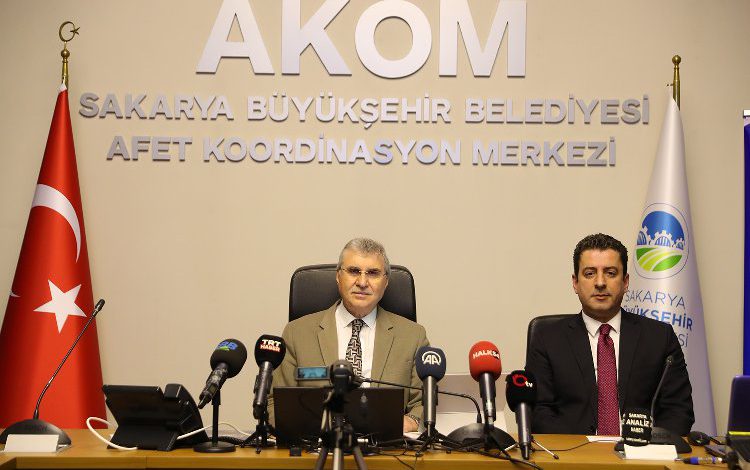 “Sakarya’nın geleceğine gençlerle yön veriyoruz” “Sakarya’nın geleceğine gençlerle yön veriyoruz”