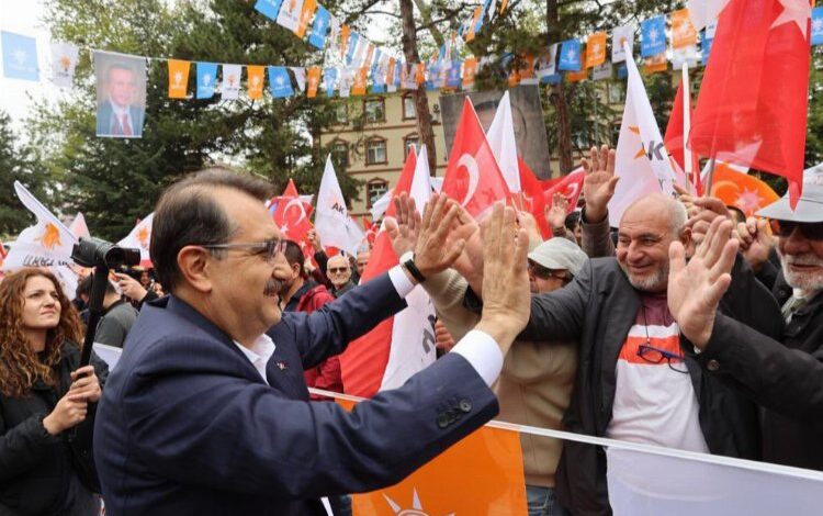 Bakan Dönmez: Hayal bile edilemeyen birçok projeyi hayata geçirdik Bakan Dönmez: Hayal bile edilemeyen birçok projeyi hayata geçirdik