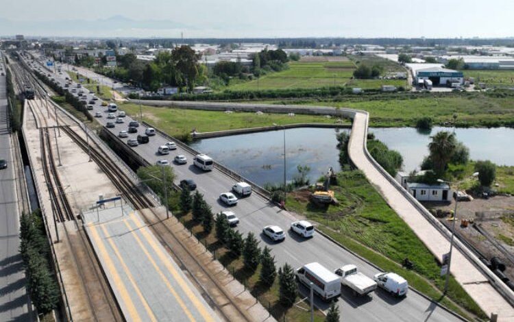 Büyükşehir Cırnık Köprüsü’nü genişletiyor