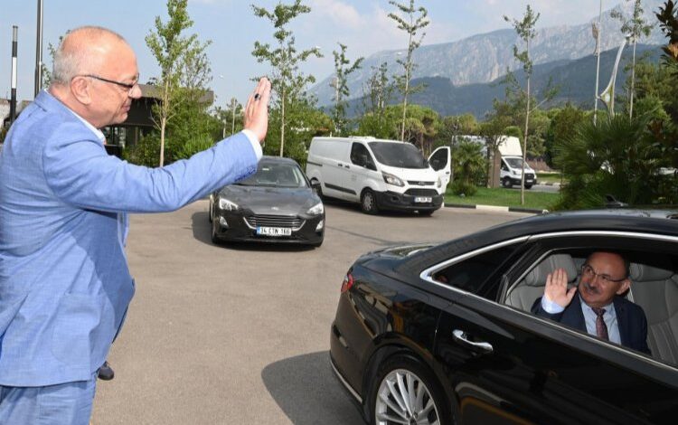 Vali Karadeniz’den Manisa’ya veda Vali Karadeniz’den Manisa’ya veda