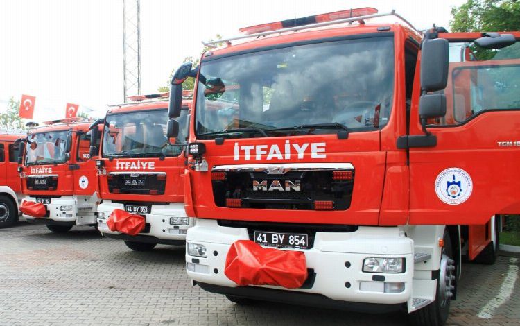 Kocaeli İtfaiyesinden fırtına uyarısı Kocaeli İtfaiyesinden fırtına uyarısı