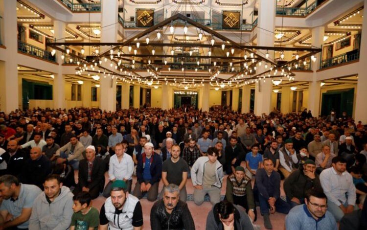 Bayramda camiler doldu taştı Bayramda camiler doldu taştı