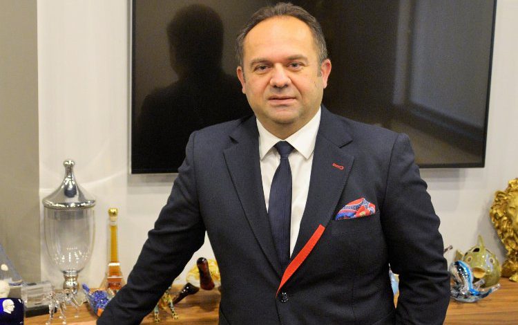 BUYSAD’da Dönmez güven tazeledi BUYSAD’da Dönmez güven tazeledi