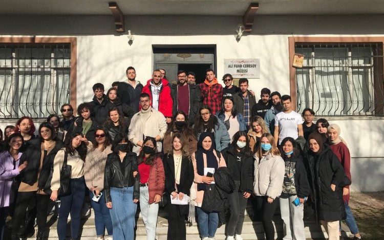 Sakarya’da turizm öğrencilerine tarihi gezi Sakarya’da turizm öğrencilerine tarihi gezi