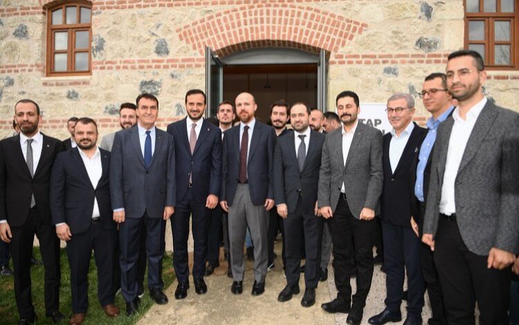 Mustafa Dündar TÜGVA’da öğrencilerle buluştu