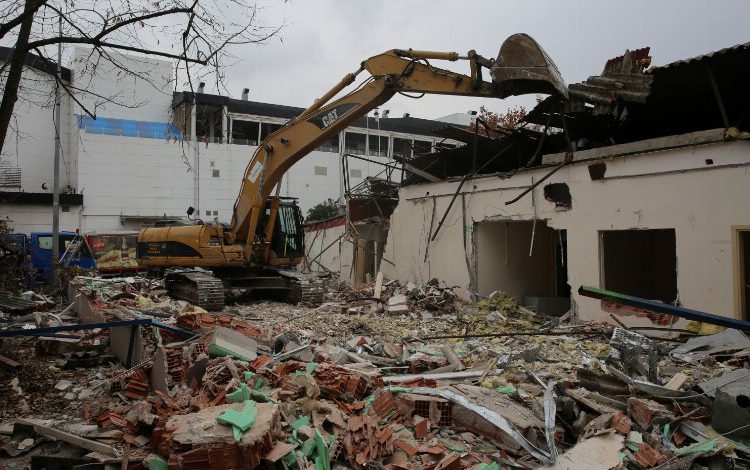 Kocaeli Fuarı’nda ilk yıkım