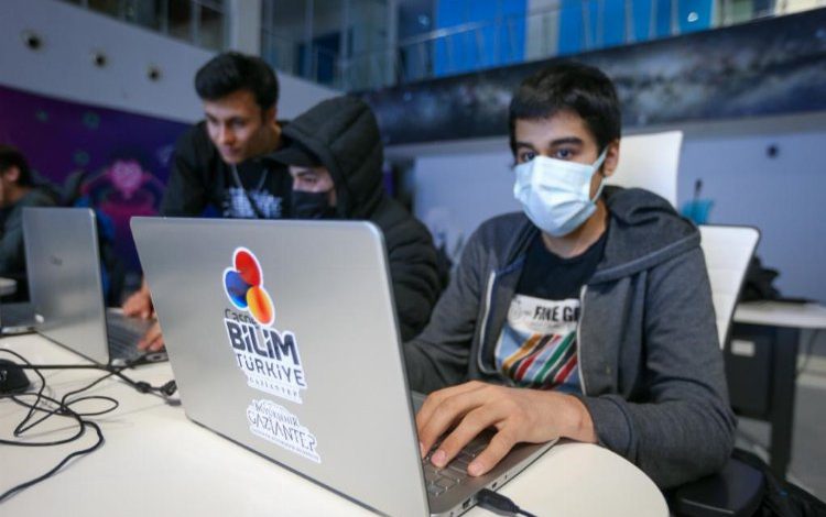 Gaziantep Büyükşehir’den codecamp etkinliği Gaziantep Büyükşehir’den codecamp etkinliği