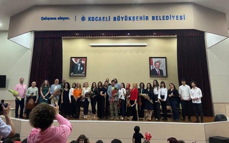 Kocaeli’de konservatuvardan mezuniyet sevinci