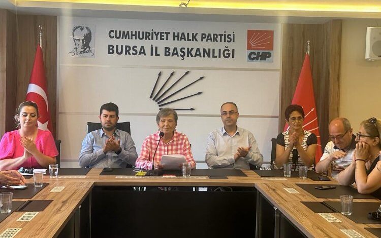 CHP’li kadınlardan Büyükorhan’daki çağdışı karara tepki