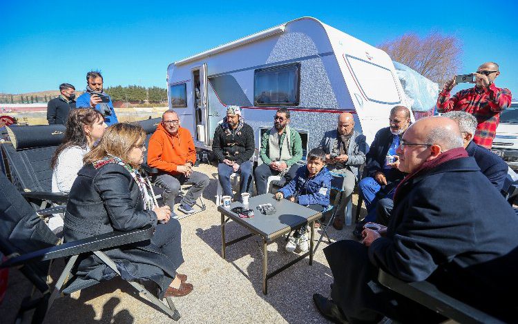 Eski Bakan Şimşek’ten Gaziantep’e ziyaret Eski Bakan Şimşek’ten Gaziantep’e ziyaret