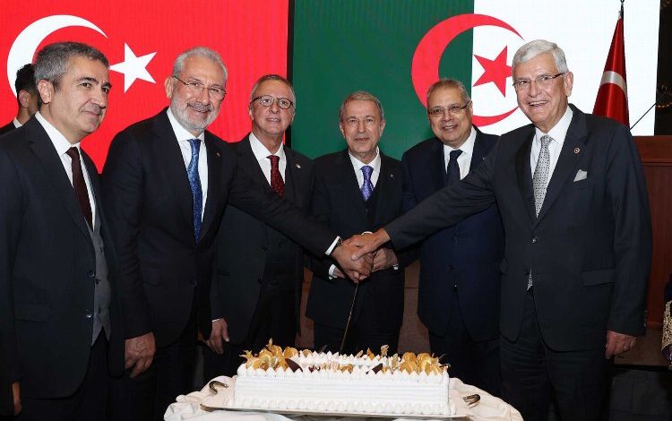 Bakan Akar, Cezayir Bağımsızlık Günü resepsiyonunda Bakan Akar, Cezayir Bağımsızlık Günü resepsiyonunda