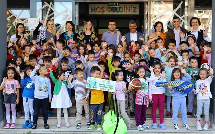 Minik çevreciler rekor kırdı, ödülleri kaptı Minik çevreciler rekor kırdı, ödülleri kaptı