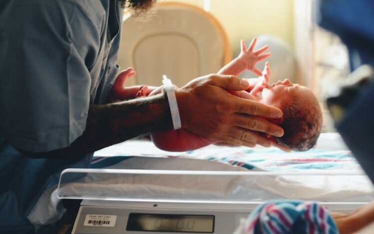 Sezaryen doğum bebeklerde egzamaya yol açıyor