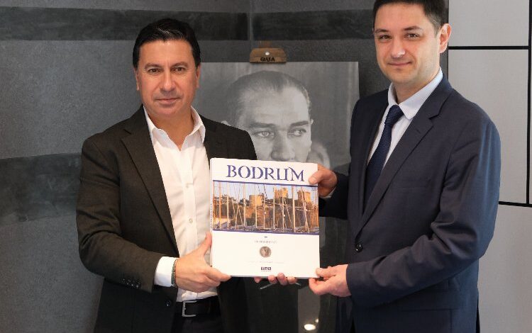 Ukrayna Konsolosu’ndan Ahmet Aras’a ziyaret Ukrayna Konsolosu’ndan Ahmet Aras’a ziyaret