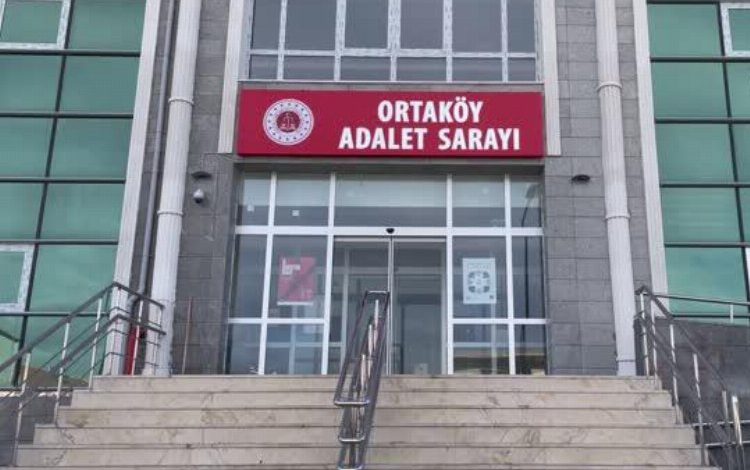 Tutuksuz yargılanan sanık öğretmen duruşmaya gelmedi Tutuksuz yargılanan sanık öğretmen duruşmaya gelmedi