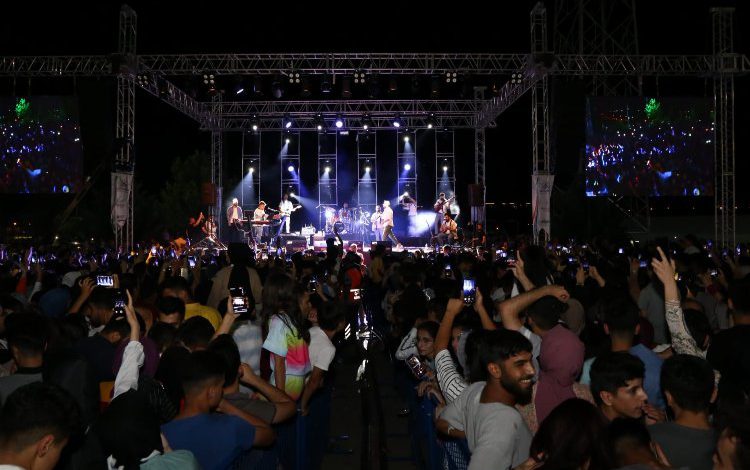 Bilal Sonses Adıyamanlıları coşturdu Bilal Sonses Adıyamanlıları coşturdu