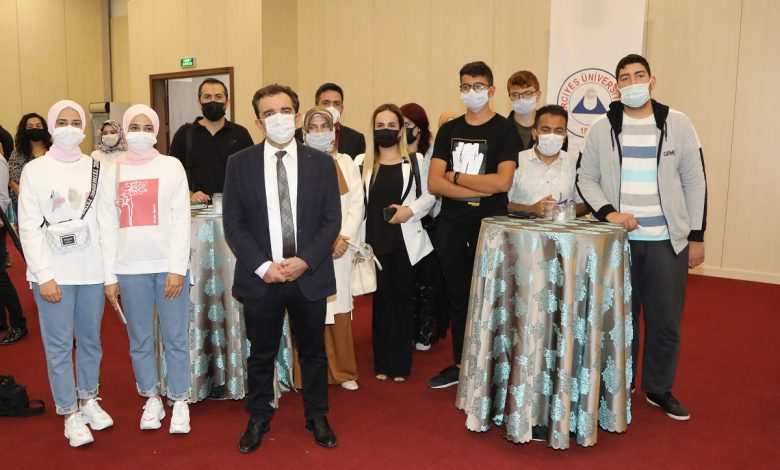 TURKOVAC Proje Lideri ERÜ’de aday öğrenciler ile buluştu