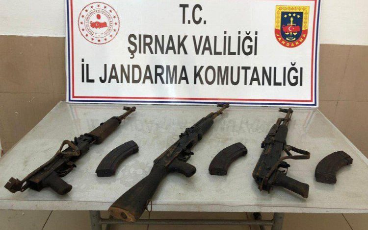 Şırnak’ta 20 mağara ve 35 sığınak imha edildi! Şırnak’ta 20 mağara ve 35 sığınak imha edildi!