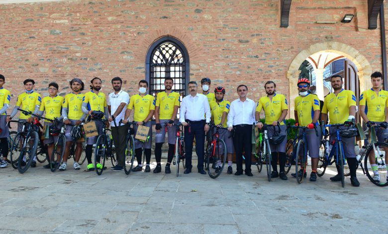 İstanbul Eyüpsultan’dan yola çıkan Server gençleri, Bursa Yıldırım’da İstanbul Eyüpsultan’dan yola çıkan Server gençleri, Bursa Yıldırım’da