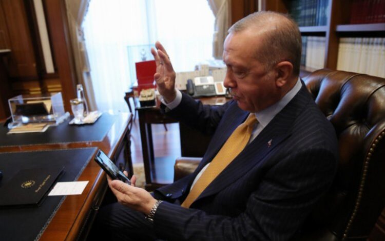 Cumhurbaşkanı Erdoğan, Osmaniye ve Şanlıurfa’daki partililere telefonda hitap etti Cumhurbaşkanı Erdoğan, Osmaniye ve Şanlıurfa’daki partililere telefonda hitap etti