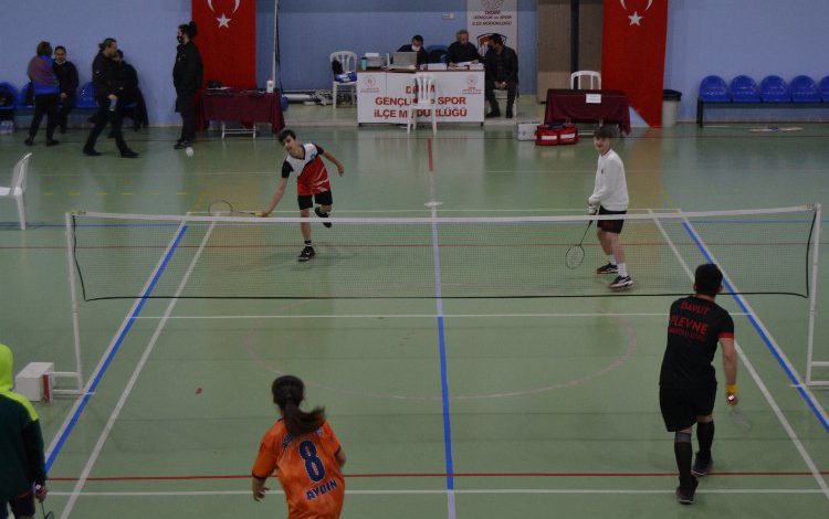 Didim Badminton Turnuvası’na ev sahipliği yapıyor Didim Badminton Turnuvası’na ev sahipliği yapıyor