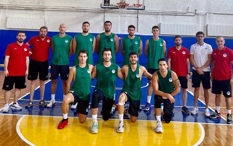 Sakarya Basketbol hazırlık turnuvasında kupaya uzandı