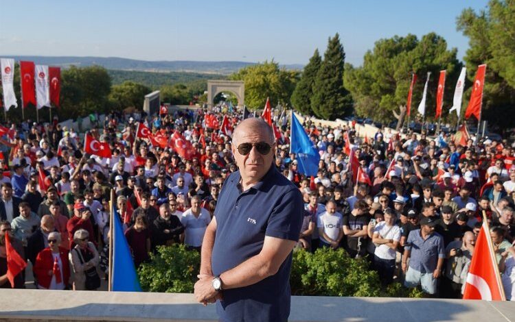 Çanakkale’de ‘Zafer’ yürüyüşü Çanakkale’de ‘Zafer’ yürüyüşü