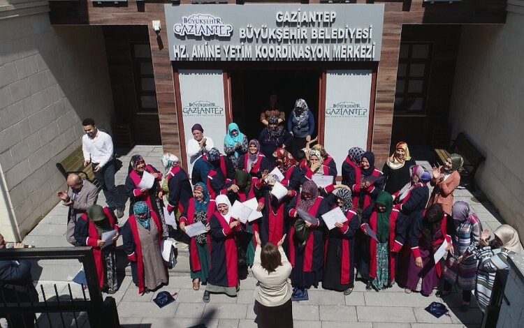 Gaziantep’te yetim çocuklara bol eğlenceli tatil