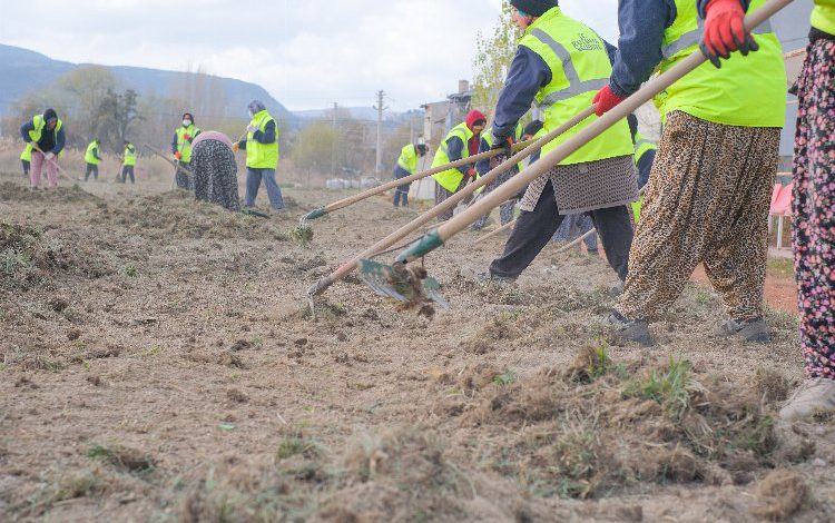 Kütahya Vefa Sahası yenileniyor Kütahya Vefa Sahası yenileniyor
