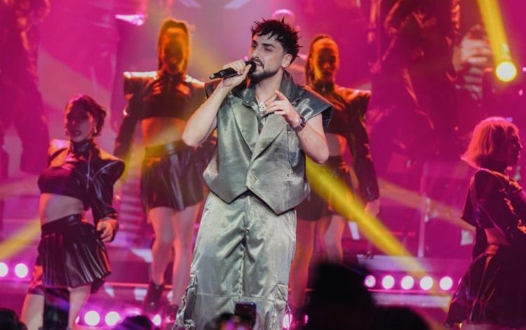 Sefo’dan konserinde yeni müjde