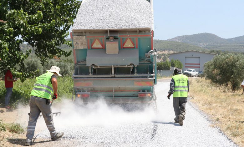 Manisa Akhisar’da yollarda sathi kaplama