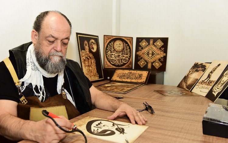 Ahşap yakma sanatı Bursa Yıldırım’da yaşatılıyor Ahşap yakma sanatı Bursa Yıldırım’da yaşatılıyor