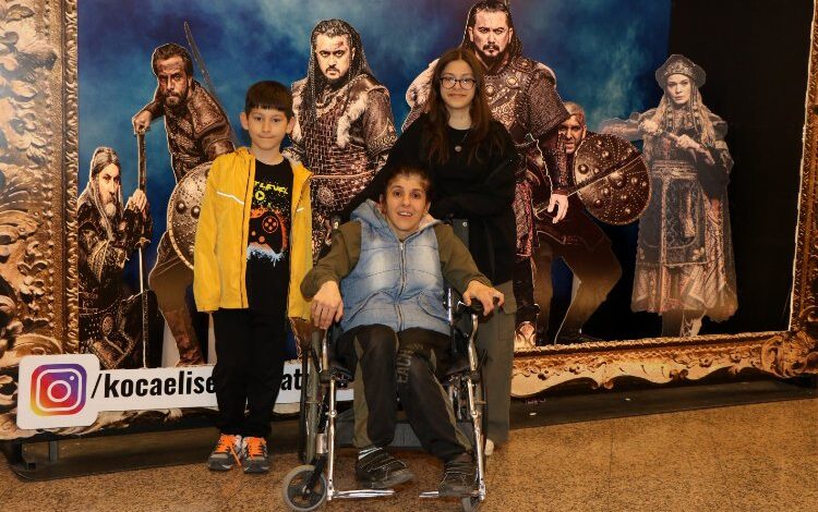 Kocaeli’de tiyatro tüm engelleri aşıyor Kocaeli’de tiyatro tüm engelleri aşıyor