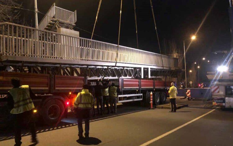 Eskihisar Feribot Yolu üstgeçidi yenileniyor Eskihisar Feribot Yolu üstgeçidi yenileniyor