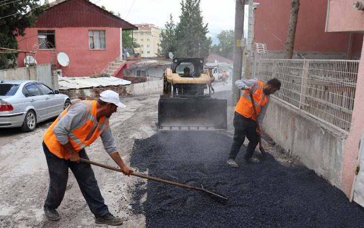 İzmit’te Tavşantepe’nin deforme yollarına onarım