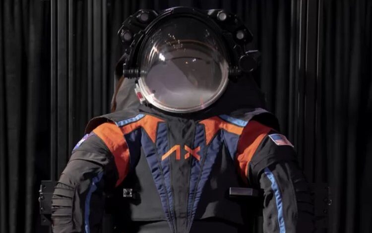 NASA yeni ‘Uzay kıyafeti’ni tanıttı NASA yeni ‘Uzay kıyafeti’ni tanıttı