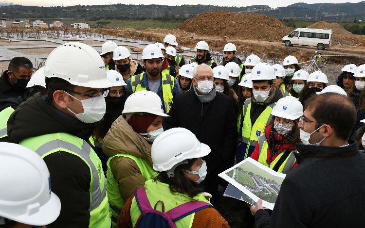 İzmir’de mühendis adaylarından şantiye gezisi İzmir’de mühendis adaylarından şantiye gezisi