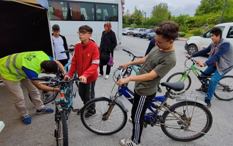 Bisiklet Tamir Çadırları Konyalıların hizmetinde Bisiklet Tamir Çadırları Konyalıların hizmetinde