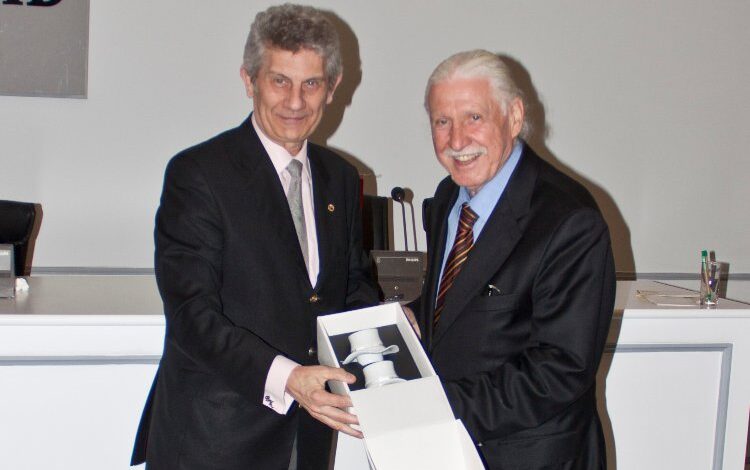 Aydın Erdemli BUSİAD’ın ‘açık kapı’ konuğu oldu Aydın Erdemli BUSİAD’ın ‘açık kapı’ konuğu oldu